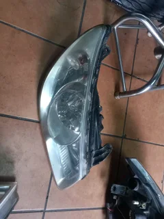 Hyundai elentra headlight