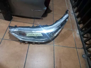 Toyota yaris headlight