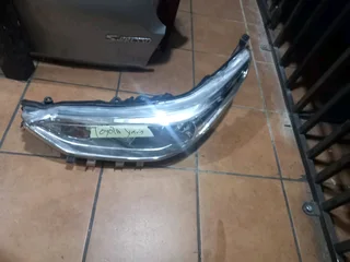 Toyota yaris headlight