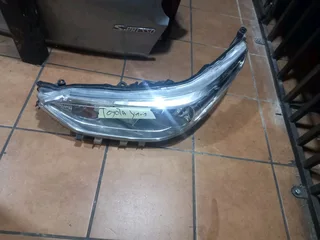 Toyota yaris headlight