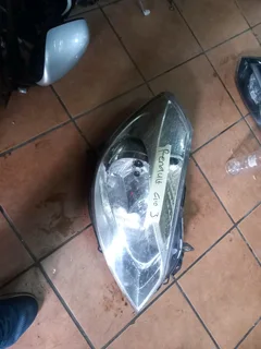 Renault Clio 3 headlight