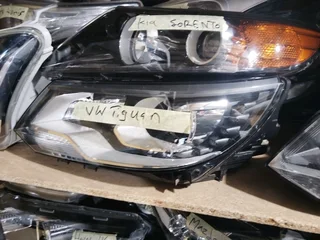 VW Tiguan headlight xenon