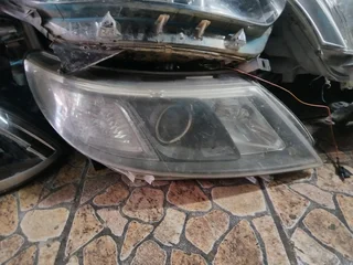Saab 9-3's illumination xenon headlight