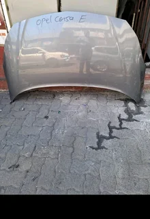 Opel corsa E bonnet