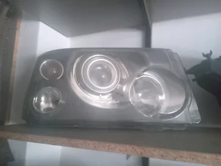 Land rover range rover sport l320 2006 headlight