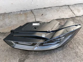 Jaguar I pace headlight