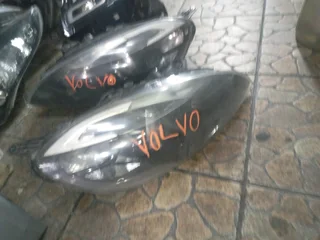 Volvo v40 headlights
