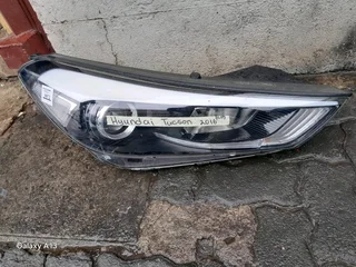 Hyundai Tucson headlight