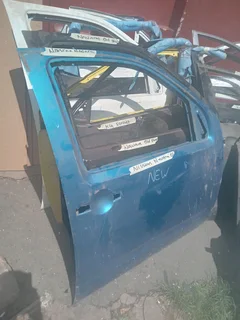 Nissan navara old shape door