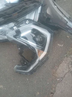 Mahindra headlight 2024