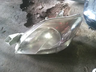 Toyota runx headlight