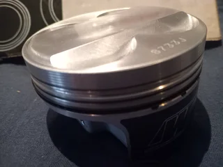 Wiseco Honda B20 Pistons