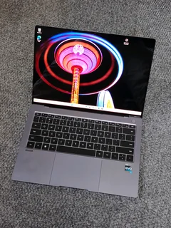 1Huawei MateBook X Pro | 12th Gen Core i7 | Touchscreen