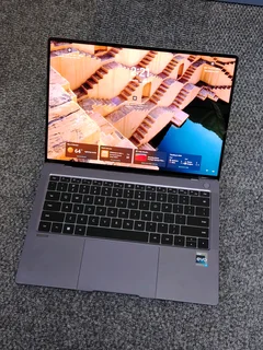 1Huawei MateBook X Pro | 12th Gen Core i7 | Touchscreen