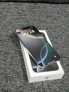 iPhone 16 Pro Max 256GB White Titanium