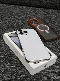 iPhone 16 Pro Max 256GB White Titanium