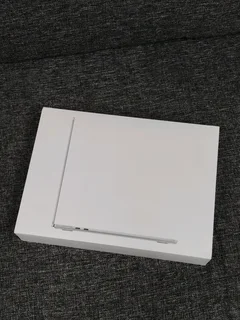 13-inch MacBook Air M2 Chip | New Condition