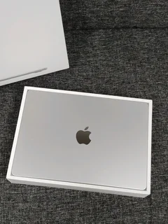 13-inch MacBook Air M2 Chip | New Condition