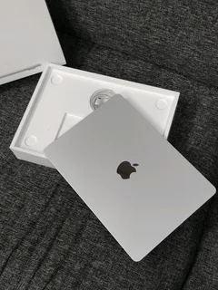 13-inch MacBook Air M2 Chip | New Condition