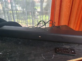 JBL Soundbar (SUB Built in)