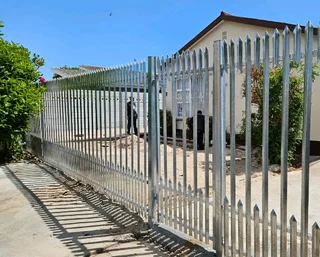 Palisade Fencing and Gates