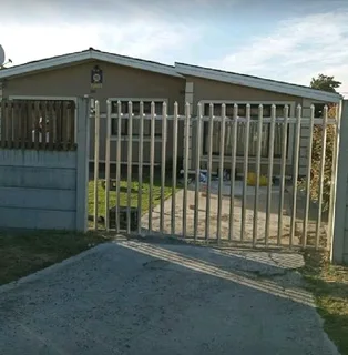 Palisade Fencing and Gates