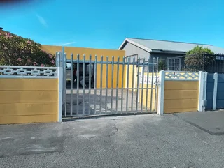 Palisade Sliding Gate