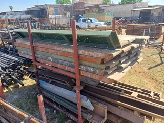  Scaffolding &amp; Formwork Experts! Selling Material At Low Low Prices!!