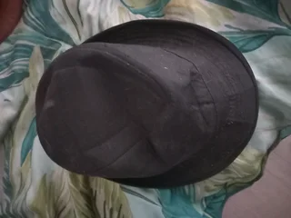 Black hat in good condition