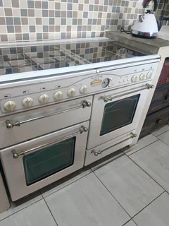 Victorian De lux Rangemaster gas stove working condition