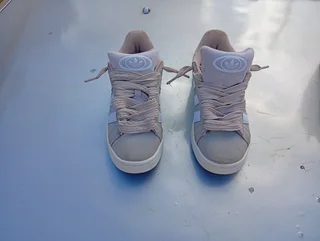 Second-hand sneakers