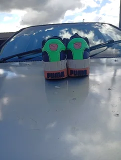 Second-hand sneakers