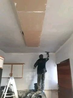 AM LOOKING FOR A JOB AS A DOMESTIC WORKER