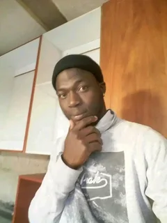 AM LOOKING FOR A JOB AS A DOMESTIC WORKER