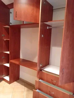 AM LOOKING FOR A JOB AS A DOMESTIC WORKER