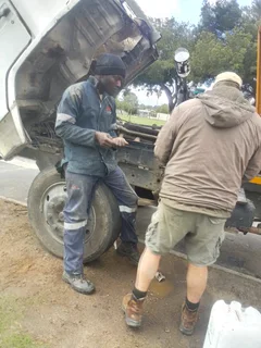 AM LOOKING FOR A JOB AS A DOMESTIC WORKER