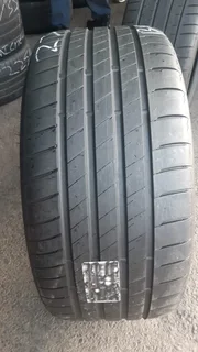 285/35 R21 and more tyres . Call or WhatsApp Ashley 0631854488