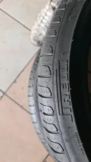 205/40 R18 pirelli runflat tyres in mint condition. Call/whatsapp The Tyre Angel 0734170832