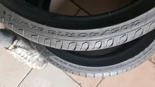 205/40 R18 pirelli runflat tyres in mint condition. Call/whatsapp The Tyre Angel 0734170832