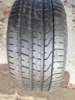 255/35 R18 Pirelli Runflat at 90% .call/whatsapp The Tyre Angel 0734170832
