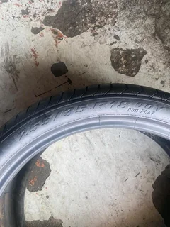 255/35 R18 Pirelli Runflat at 90% .call/whatsapp The Tyre Angel 0734170832