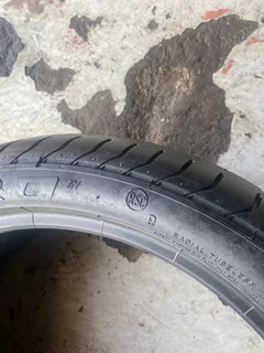 255/35 R18 Pirelli Runflat at 90% .call/whatsapp The Tyre Angel 0734170832