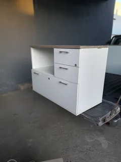 PRE-OWNED MULTIPURPOSE CUPBOARD
