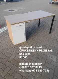 Pre-owned office Table + Pedestal