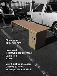 Pre-owned office Table + Pedestal