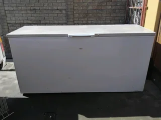 564 litre big chest freezer delivery optional