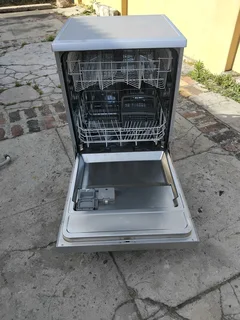 Hisense metallic dishwasher delivery optional