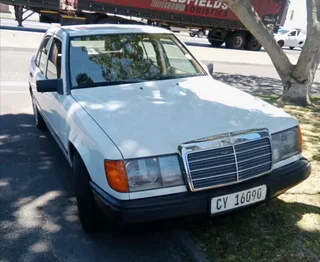 Mercedes-Benz 200E