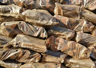 30 Bags Black Wattle Dry Firewood (8kg)