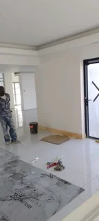 Wall paper installer